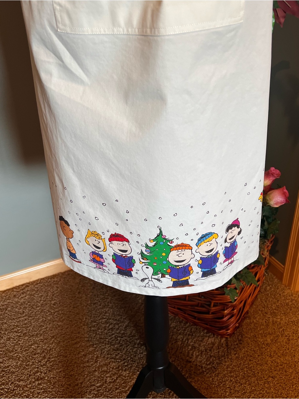 Peanuts Christmas Themed Off-White Apron from The Vermont Country Store - Picture 4 of 7